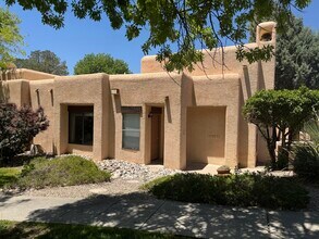 Building Photo - 10241 Las Casitas Ct NE