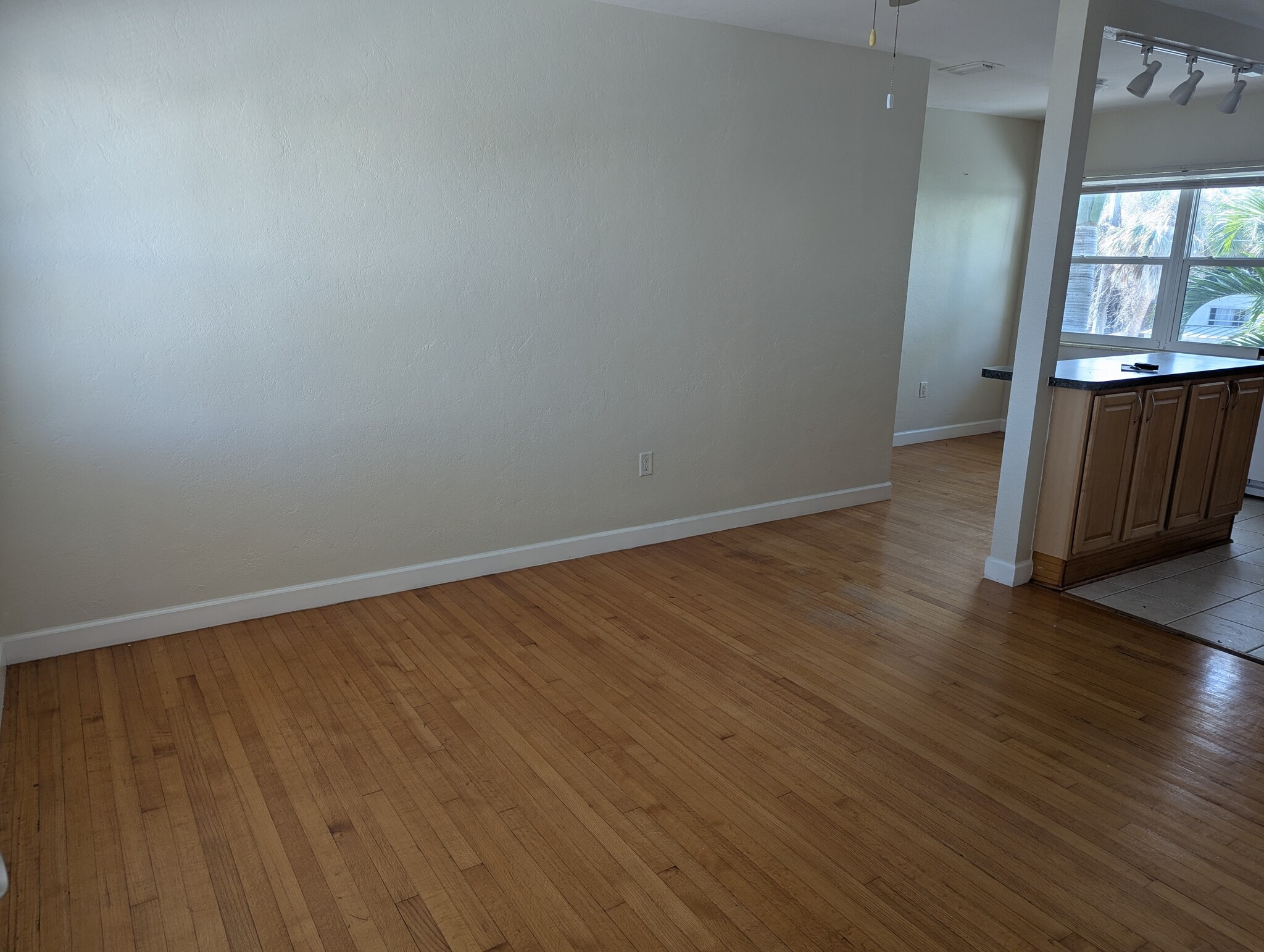 Building Photo - 2706 Pass a Grille Way