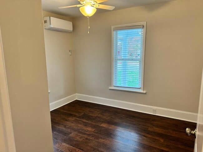 Building Photo - 1218 Pender St