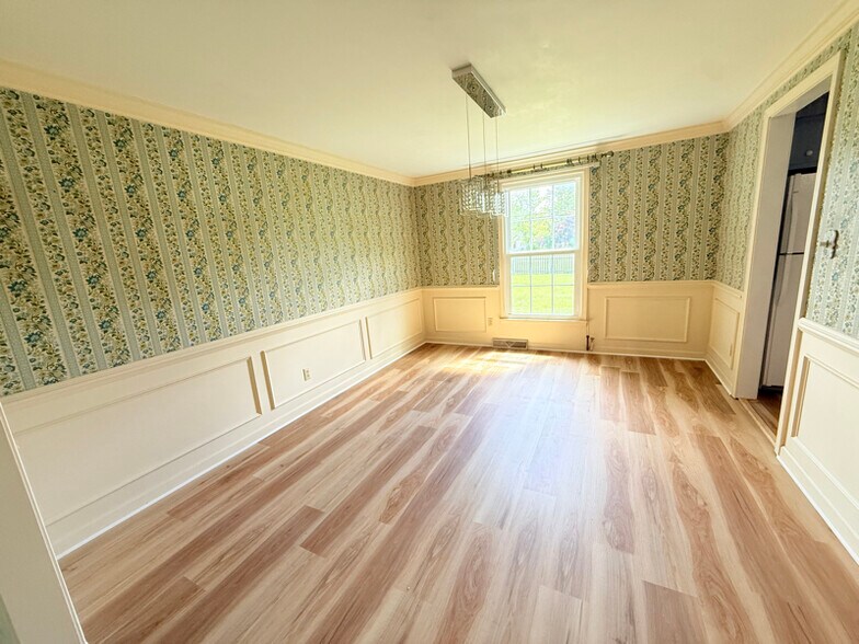 Building Photo - 251 Old Lyme Dr