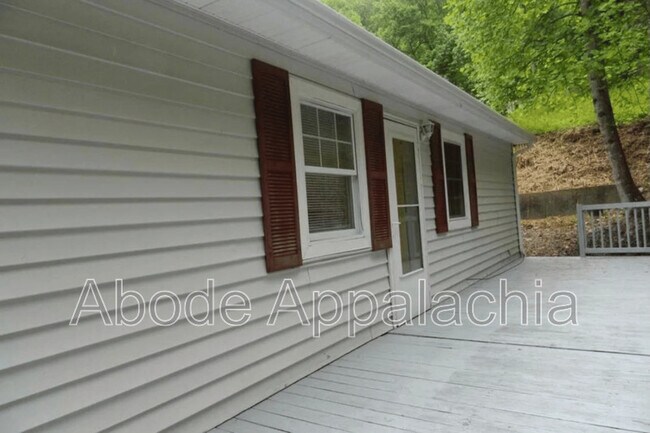 Building Photo - 124 Melvina Dr