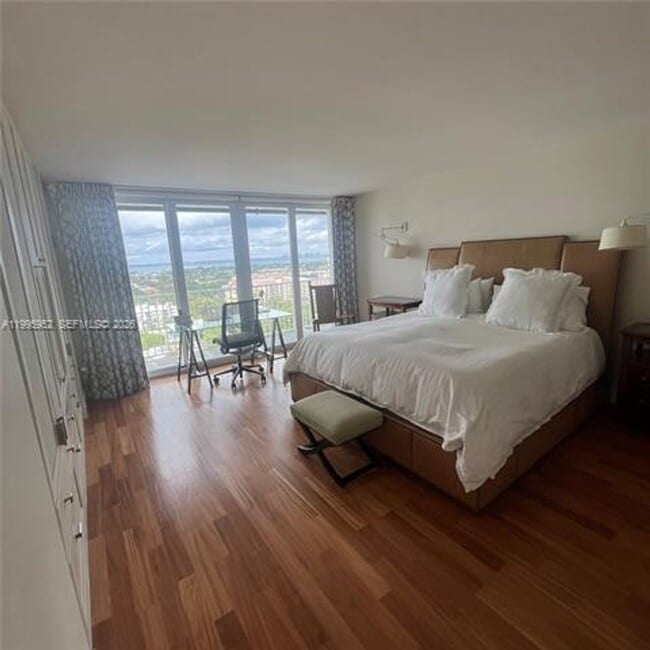 Building Photo - 881 Ocean Dr