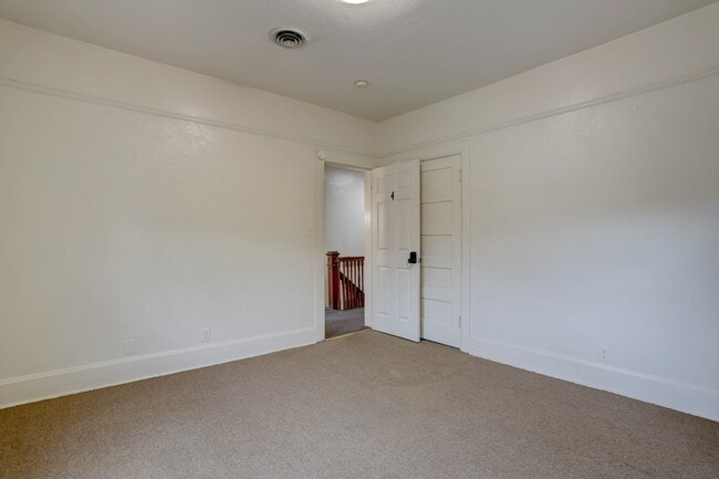 Building Photo - 922 14th St