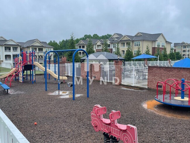 Building Photo - 176 Misty Pike Dr