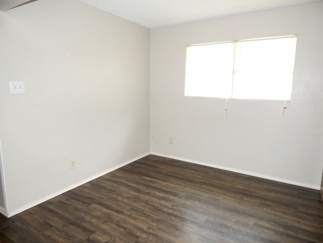 Building Photo - Winona ISD: 3 Bedroom, 2 Bath Home in a Co...