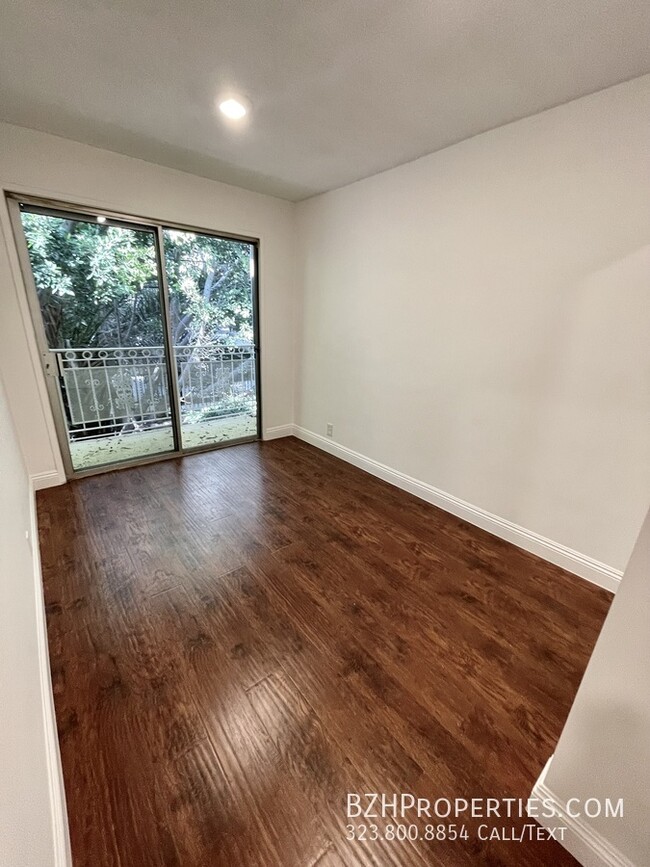 Building Photo - Beautiful 1 Bedroom in Prime Hollywood