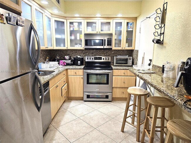 Building Photo - 1980 S Ocean Dr