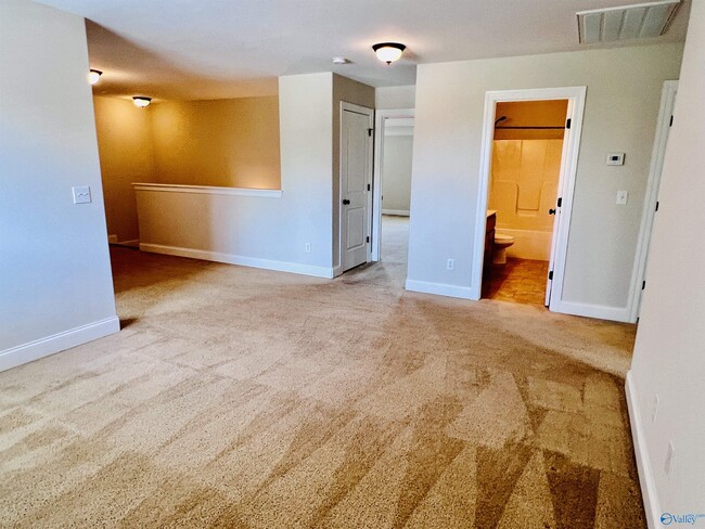 Building Photo - 104 Woodvale Dr