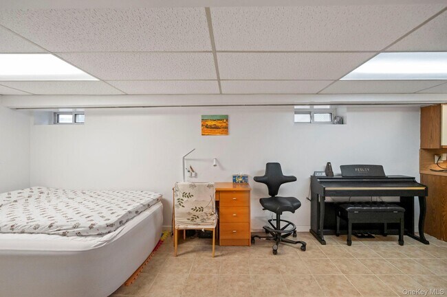 Building Photo - 14-28-28 156th St