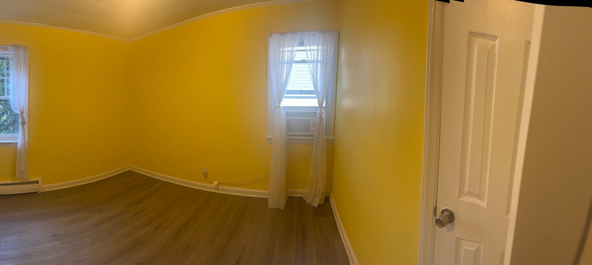 Building Photo - 76 6th Ave