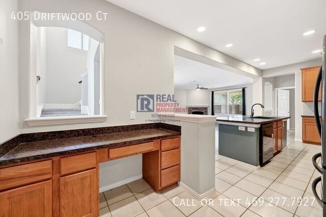 Building Photo - 405 Driftwood Ct