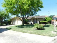 Building Photo - 1123 W Samano St