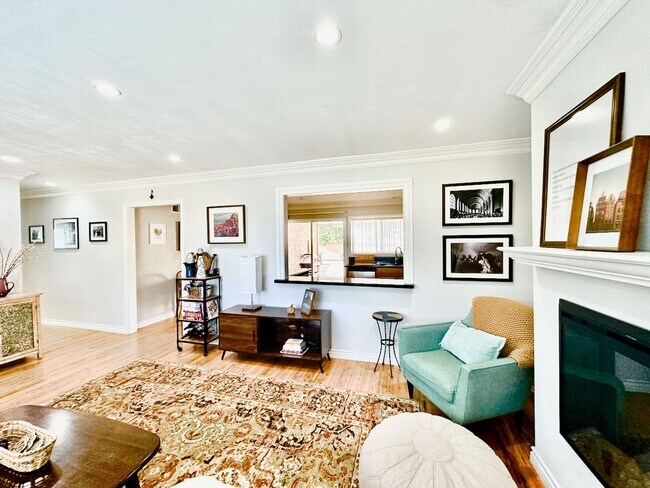 Building Photo - 10216 Empress Ave