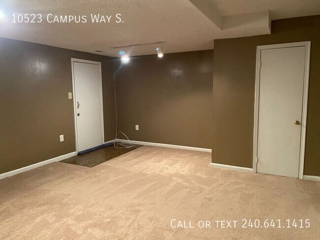 Building Photo - 10523 Campus Way S
