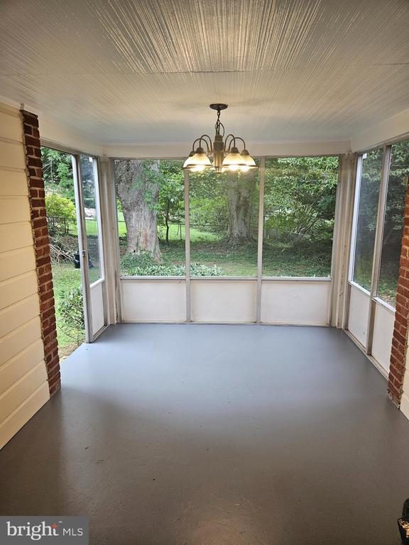 Building Photo - 205 Brewster Ave