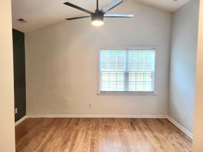 Building Photo - 1003 Summerfield Ct