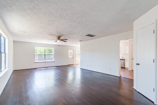 Building Photo - 7215 Autumn Day Ct