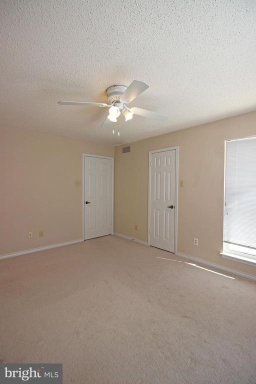 Building Photo - 1543 Lincoln Way