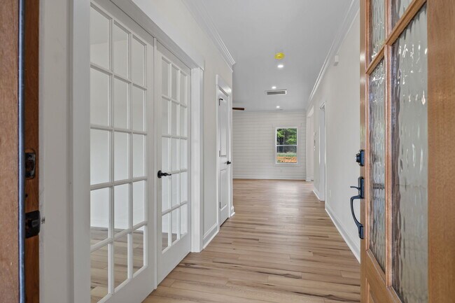 Building Photo - 1020 Gibson Rd