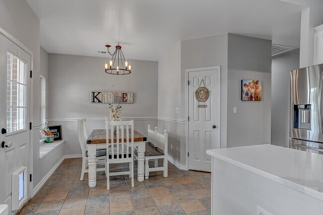 Building Photo - 105 Golden Rd