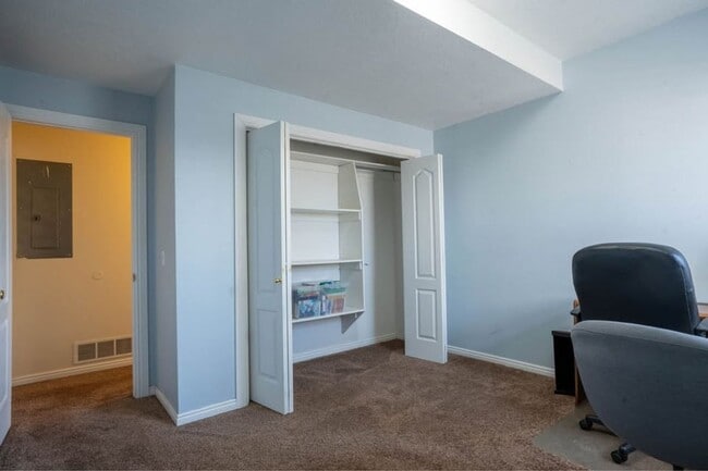 Building Photo - 1912 Oregon Ave