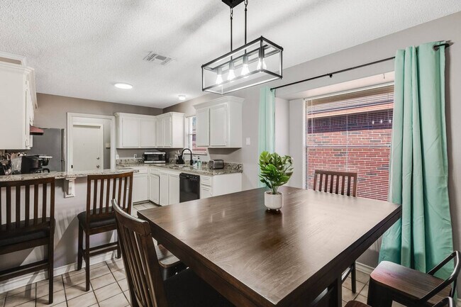 Building Photo - 7326 Winding Star Dr