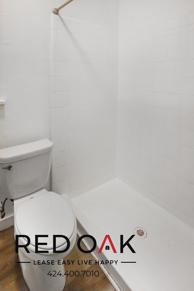 Building Photo - 290 Loma Dr