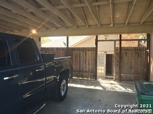 Building Photo - 2101 Ledge View St