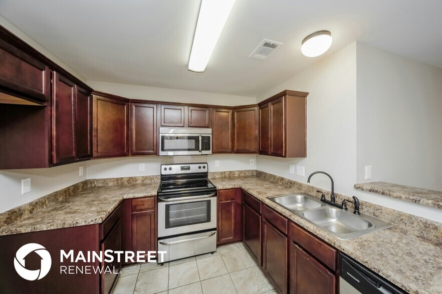 Building Photo - 10216 Sterling Ridge Dr