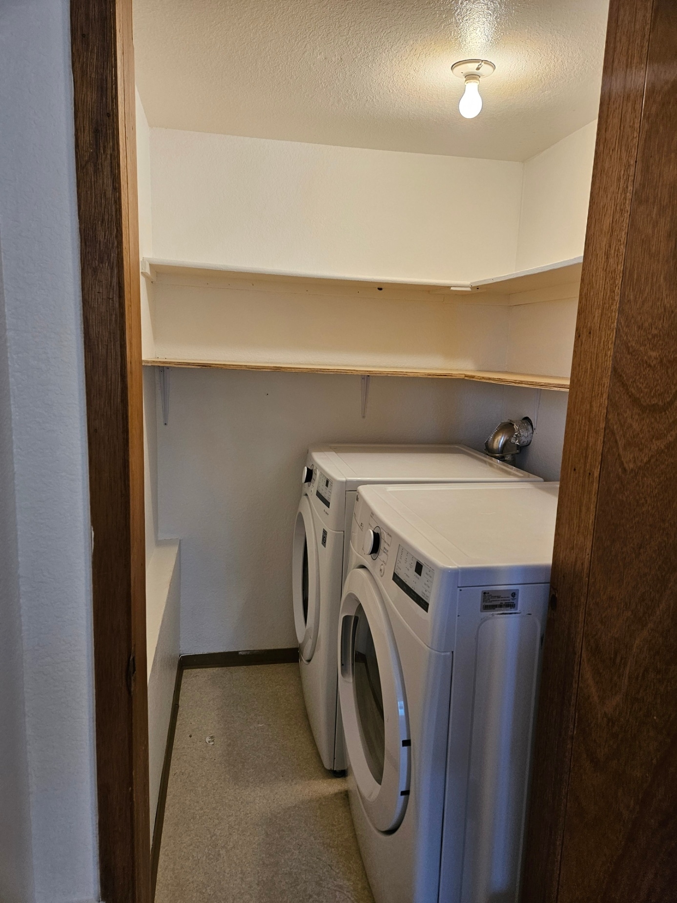 Laundry in the unit - 452 N Van Buren St