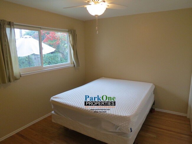 Building Photo - 4 Bedroom home in El Sobrante Now Available!