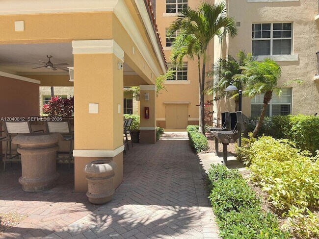 Building Photo - 1801 N Flagler Dr