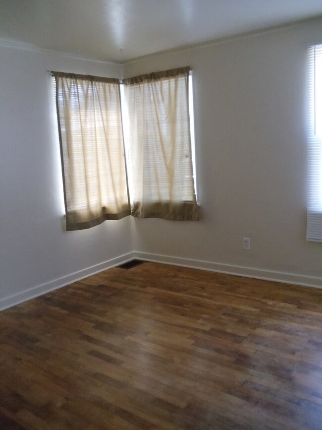 Building Photo - Coming Soon! UPS Area 3 Bedroom