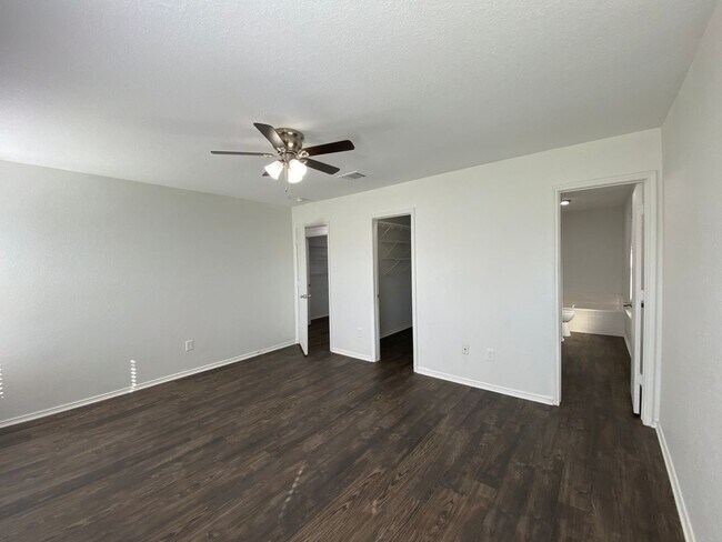 Building Photo - Saginaw Texas Homes For Rent  "Eagle Mtn-s...