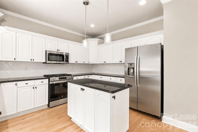 Building Photo - 3011 McKee Rd