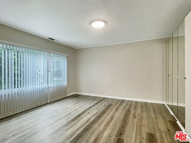 Building Photo - 124 N Mansfield Ave