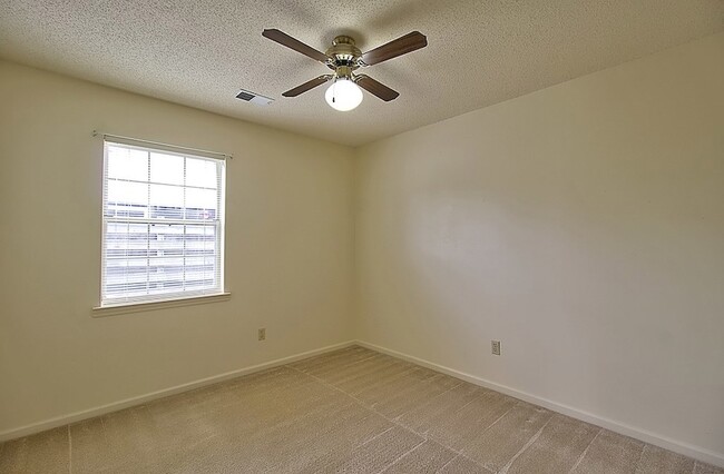Building Photo - 784 Inwood Dr