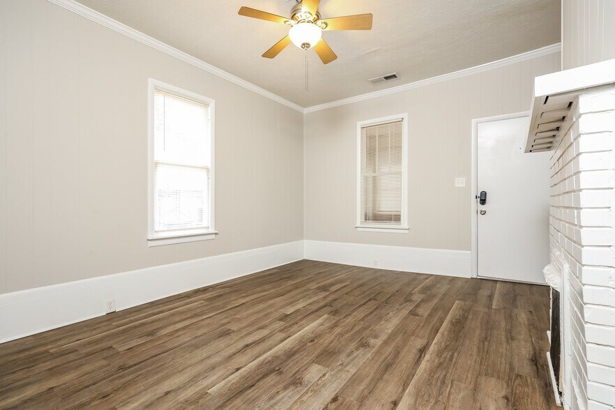 Building Photo - 1612 14th Ave