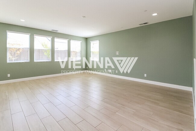 Building Photo - 12702 Thornberg Way