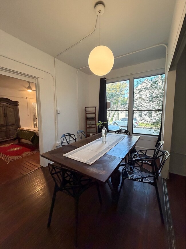 Building Photo - 402 Hyde Park Blvd