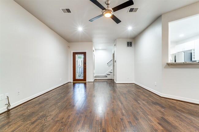 Building Photo - 1318 Peden St