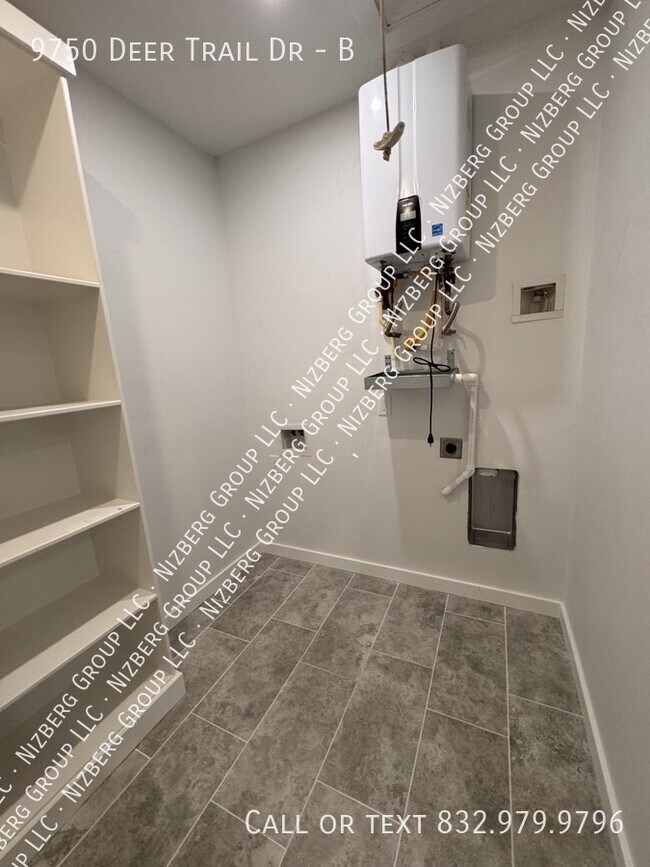 Building Photo - 9750 Deer Trail Dr