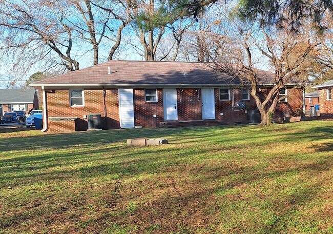 Building Photo - 1327 Credle Rd