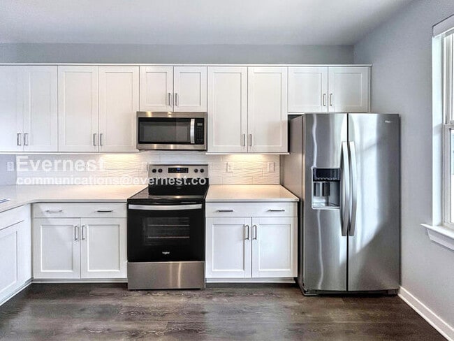 Building Photo - 203 Jeffries Wy