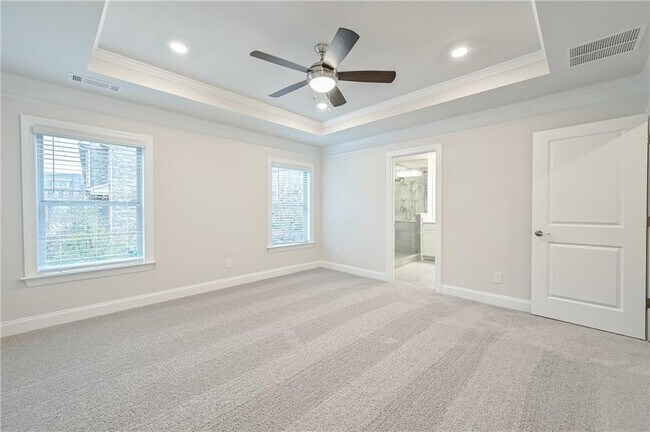 Building Photo - 1356 Live Oak Ln
