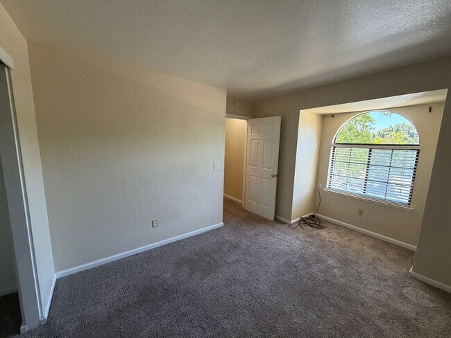 Building Photo - Large Corner Lot