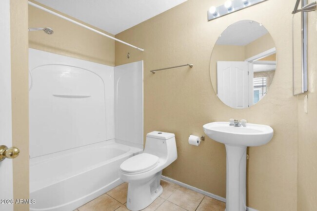 Building Photo - 751 N Port Dr