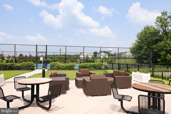 Building Photo - 5322 Palomino Ct