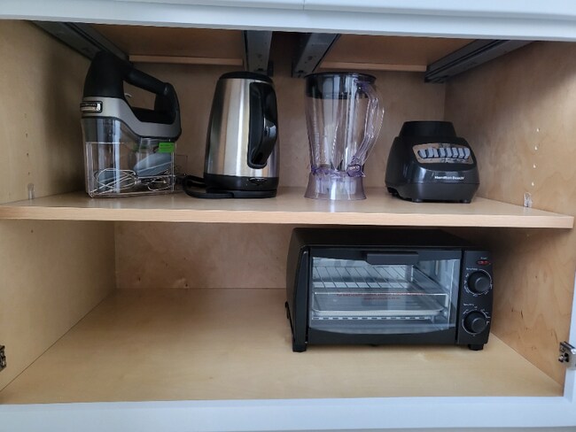 Building Photo - 3950 Marlesta Dr