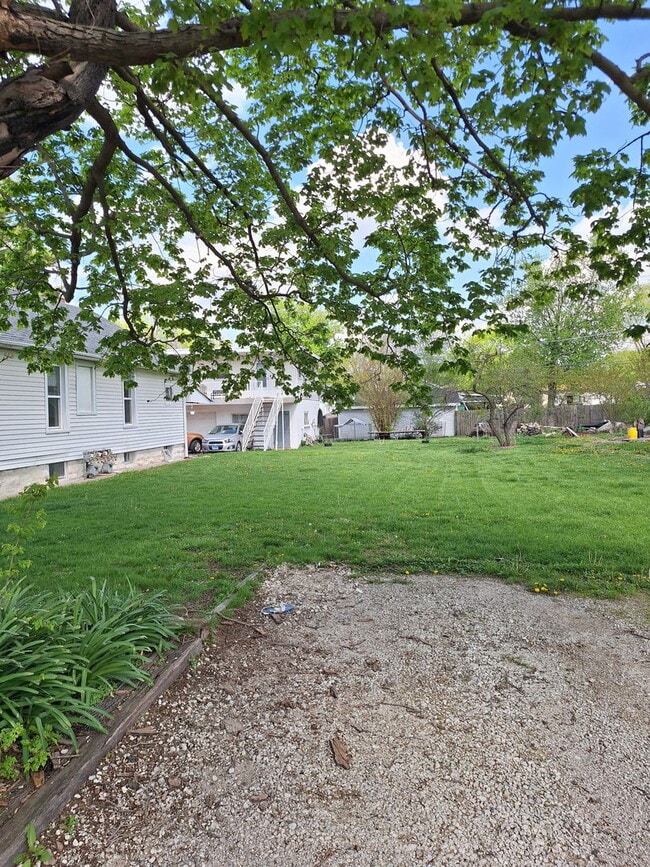 Building Photo - 120 Peale St